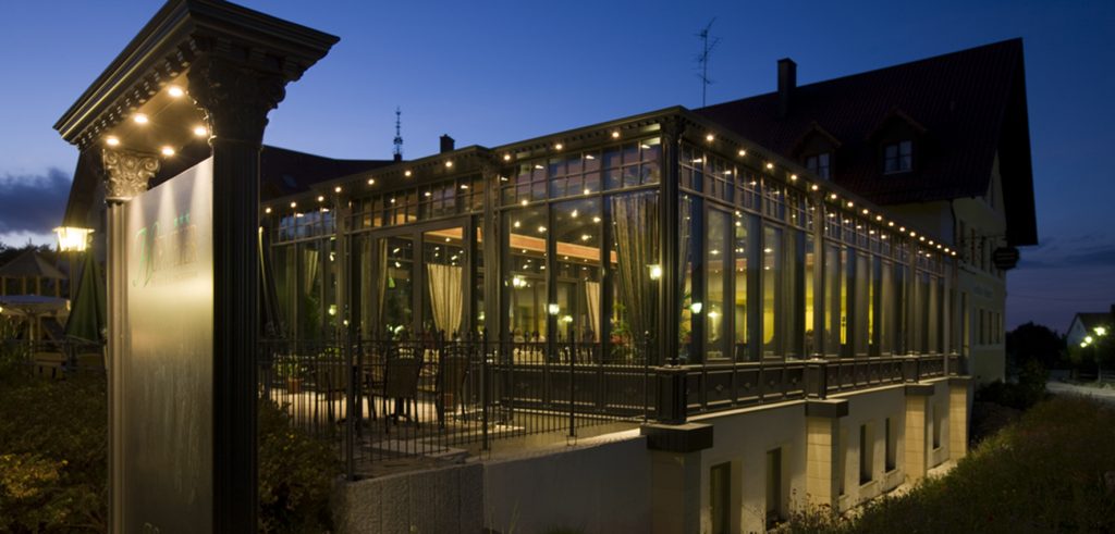 Das Salettl bei Nacht mit stimmungsvoller Beleuchtung