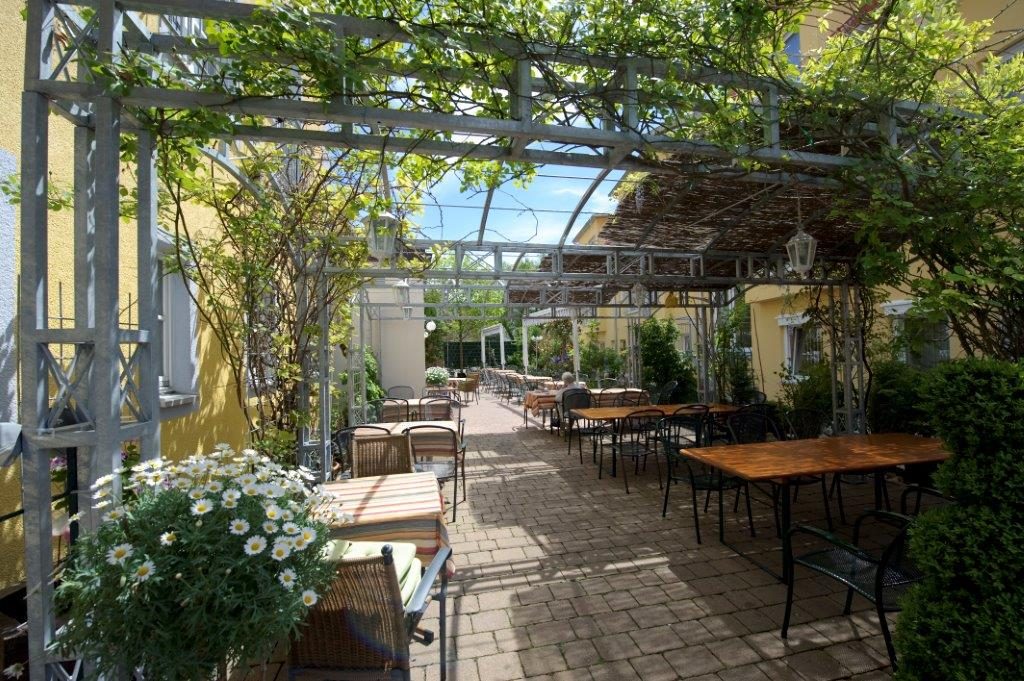 Terrasse des Land-Gut-Hotel Adlerbräu