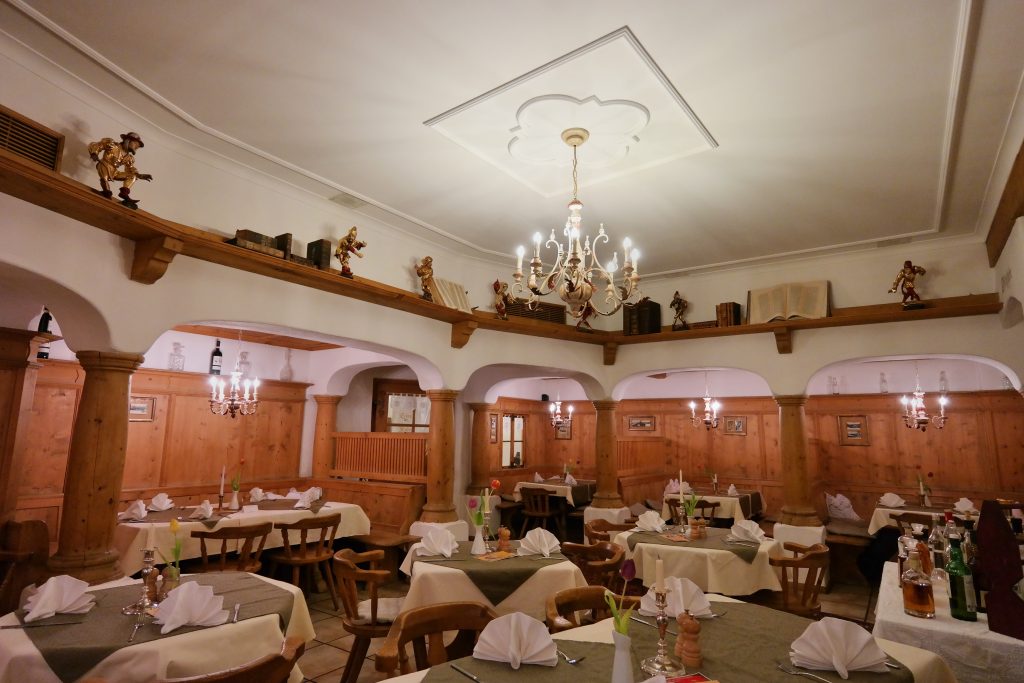 Innenansicht des Restaurants Waldgasthof Buchenhain