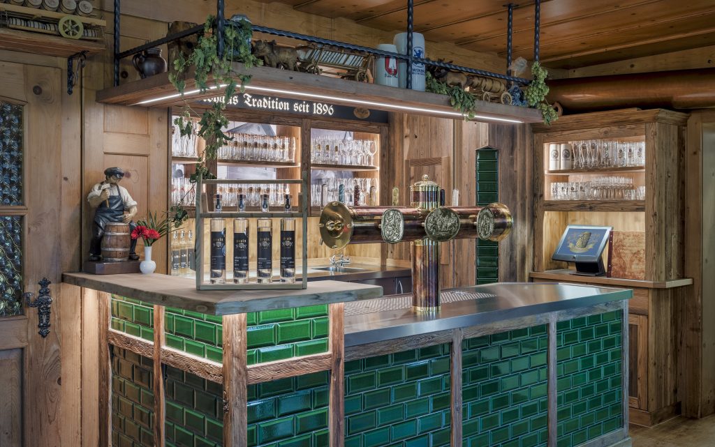 Theke im Schäfflerwirt