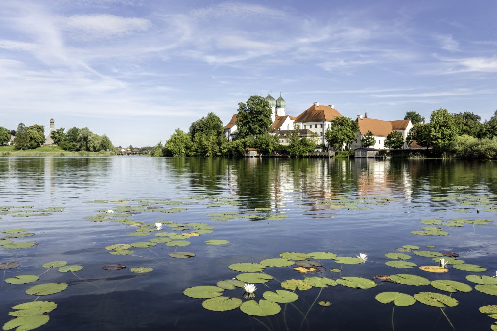 Außenansicht Klostergaststätte in Kloster Seeon
