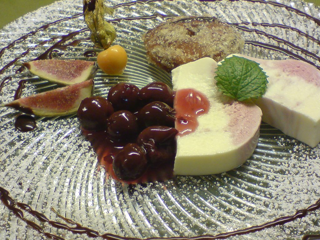 Dessertteller - Parfait mit Kirschen