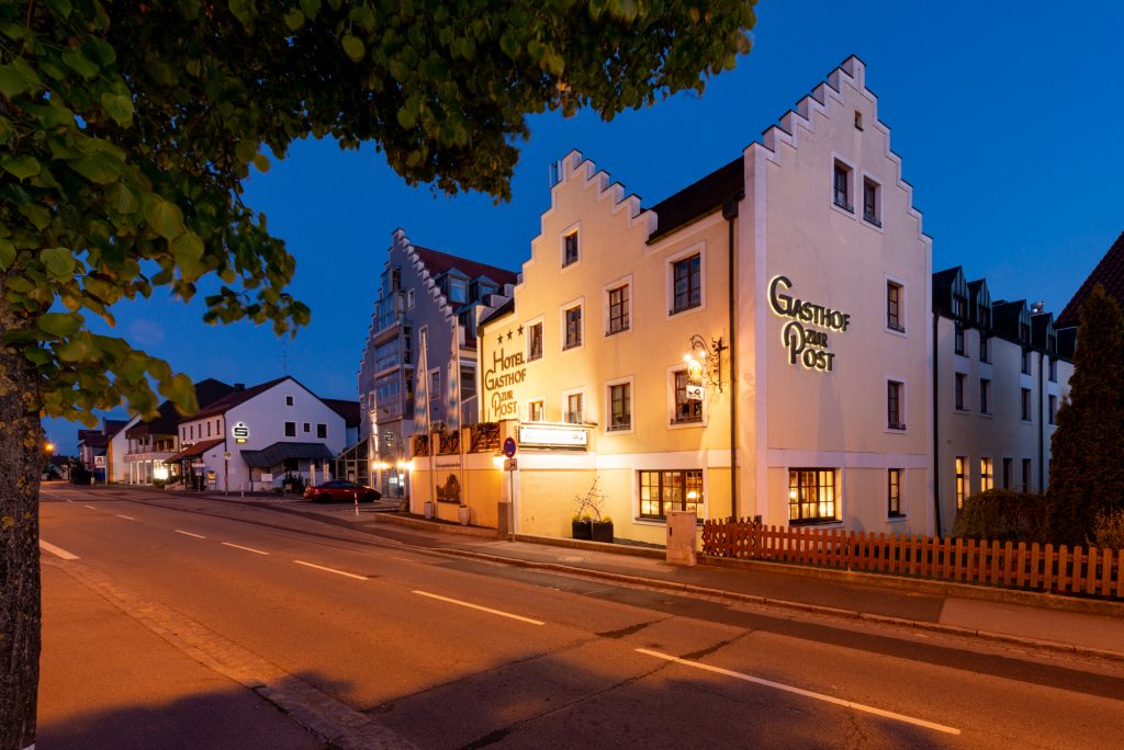 Außenansicht des Hotel Gasthof zur Post in Kümmersbruck