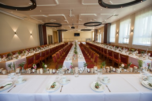 Festsaal im Gasthaus Neumaiers Hirsch