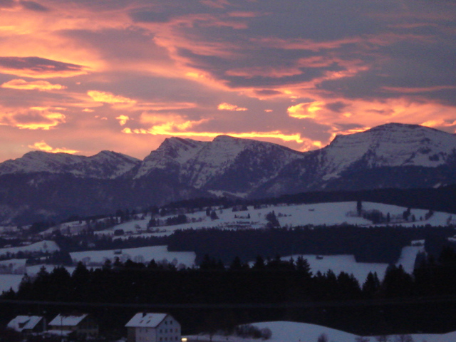 abendlicher Panorama Bergblick des Restaurant Fünfländerblick