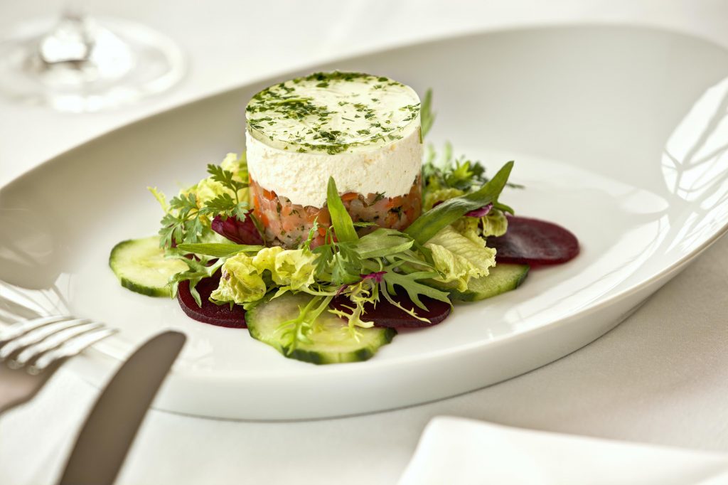 Ein Teller Saiblingstartar