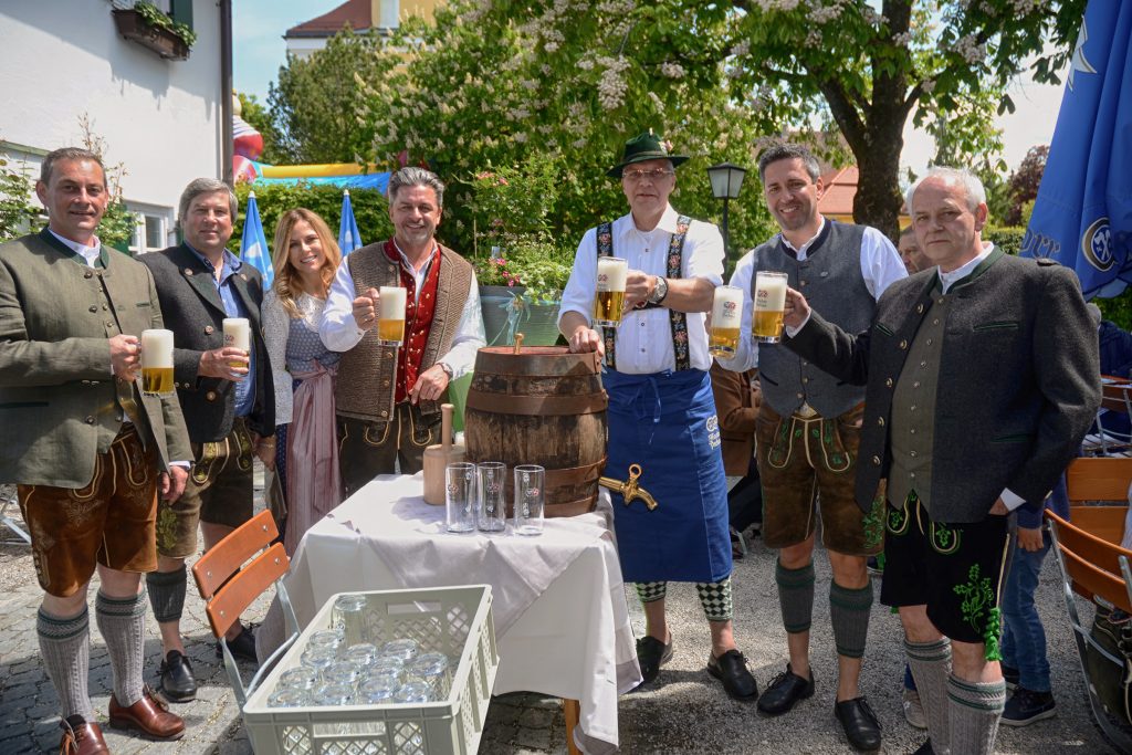 Gruppenbild Gasthof zum Stern im Biergarten
