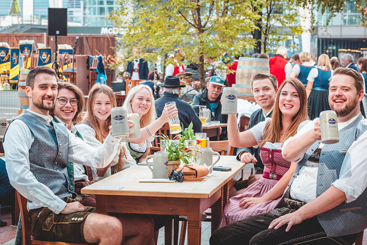 Wiesnstart im Airbräu Biergarten
