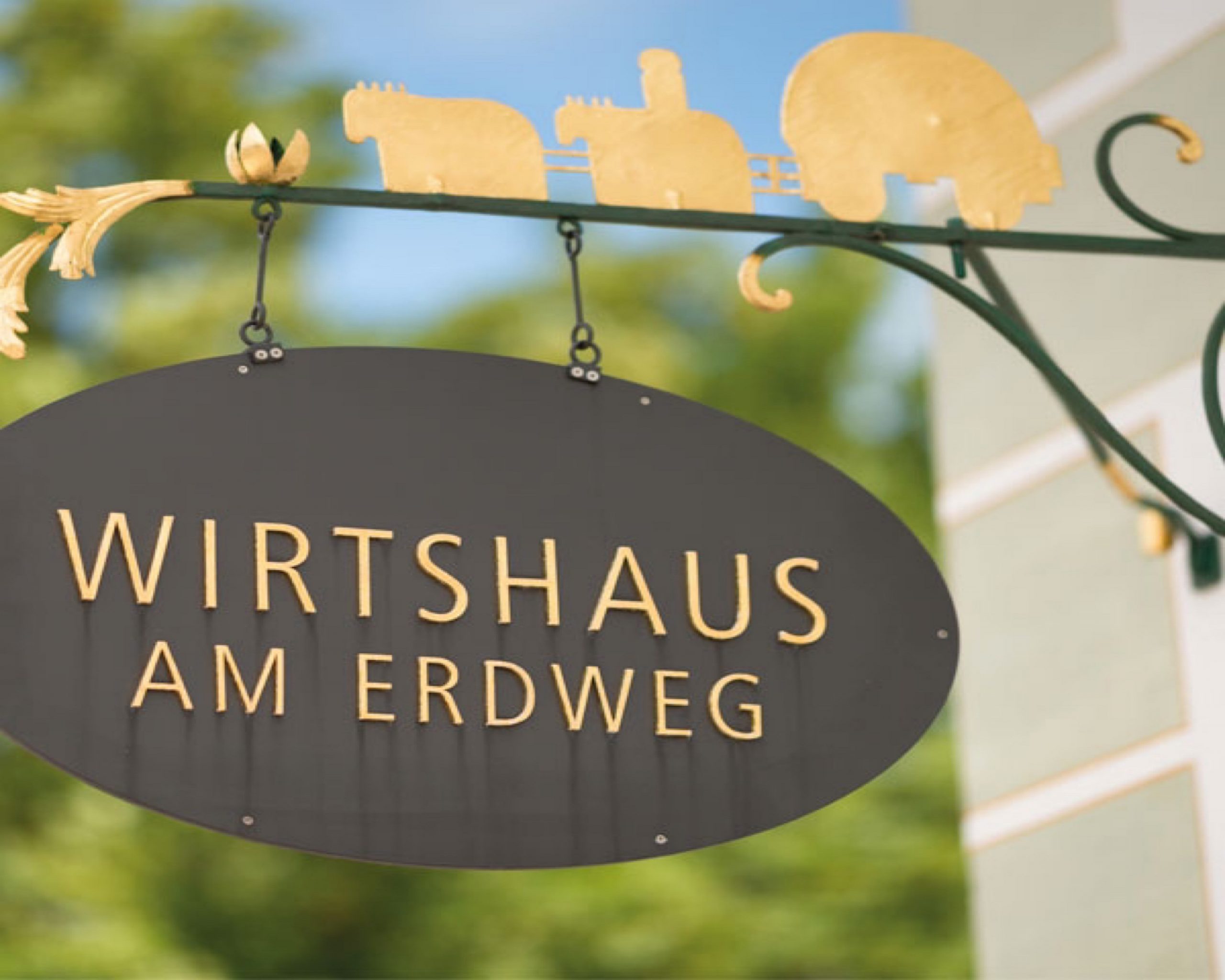 Wirtshaus am Erdweg Metall Schild mit Namen